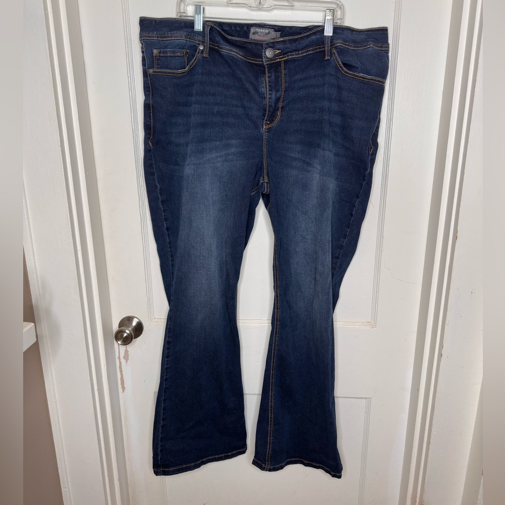 Torrid Luxe Bootcut jeans size 24, 31” inseam